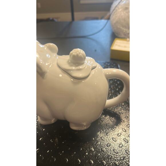 136. Cordon Bleu Hippo Teapot - Picture 2 of 6